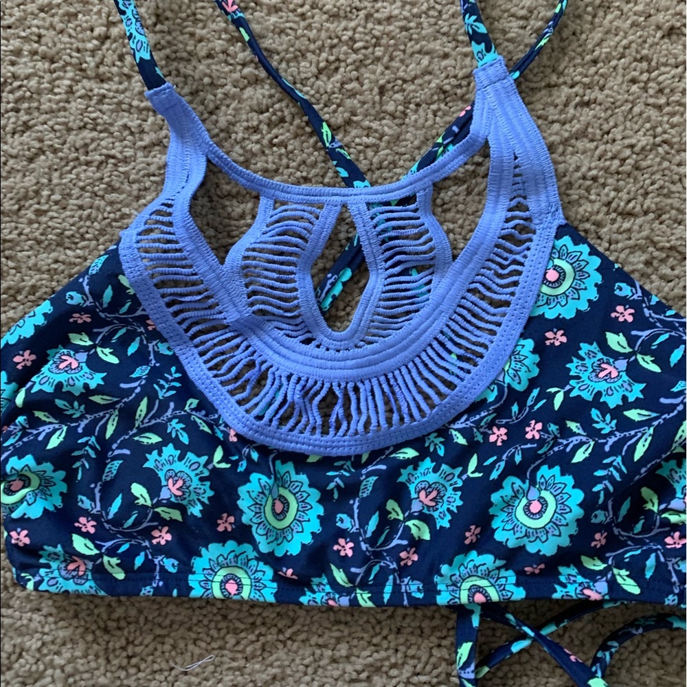 Flower pattern bikini - Picture 2 of 4